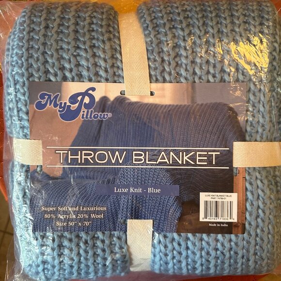 "MY PILLOW" Blue Luxe Knit Throw Blanket 50X70 size NEW - Picture 1 of 4